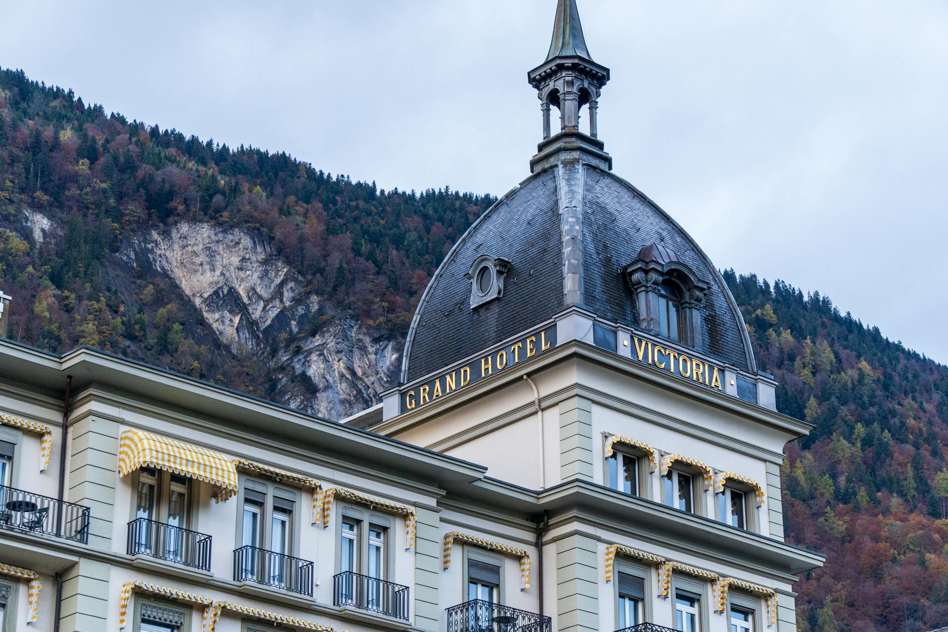 Hotel Seeblick — Fassade am Seeufer